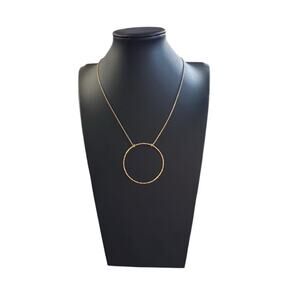 Stella & Dot Hammered Hoop Pendant Gold Necklace Classic Statement Piece Jewelry